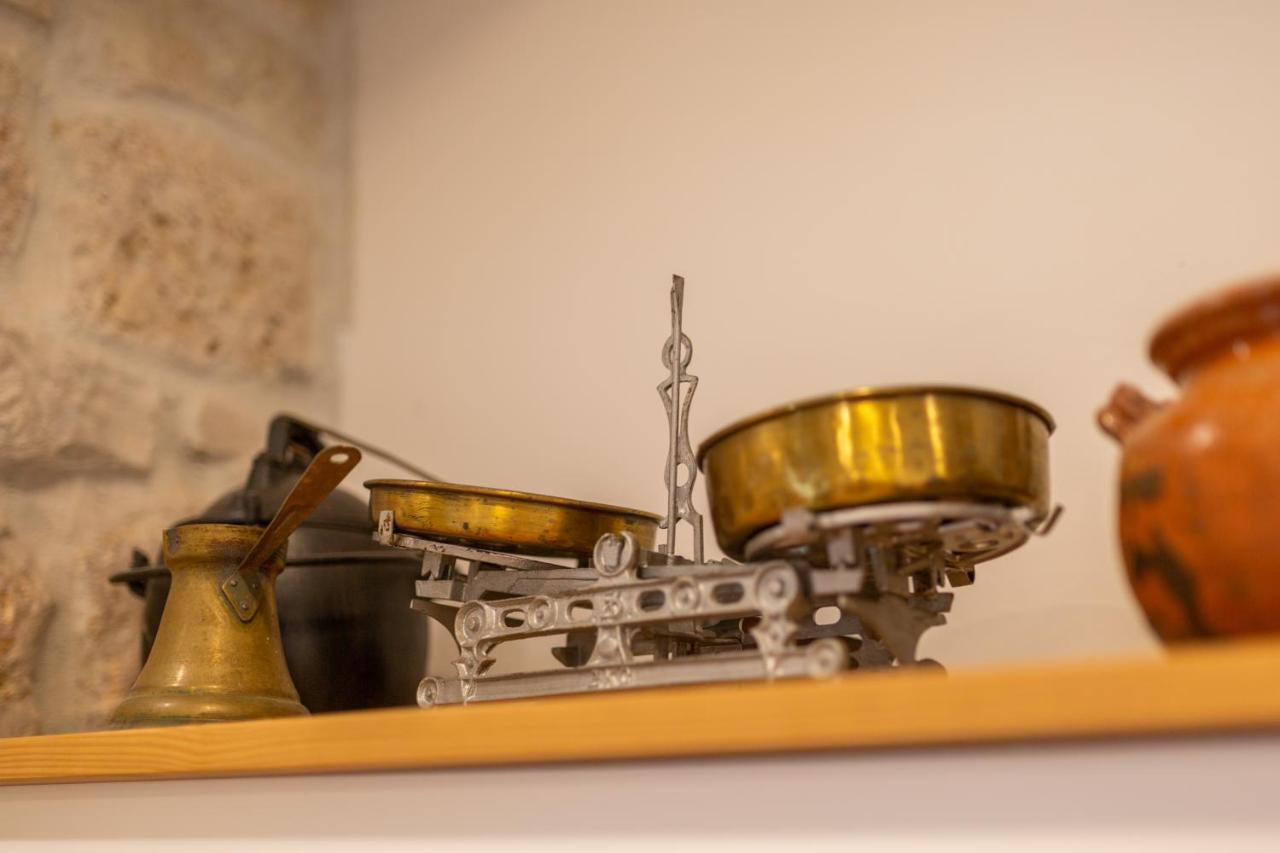 Antique Central Komiza House Nona Nika エクステリア 写真