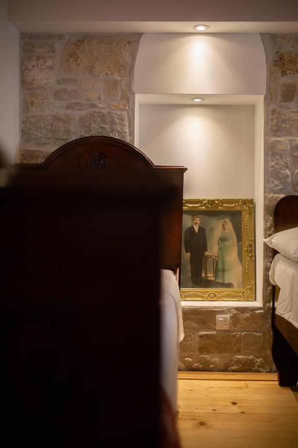 Antique Central Komiza House Nona Nika エクステリア 写真