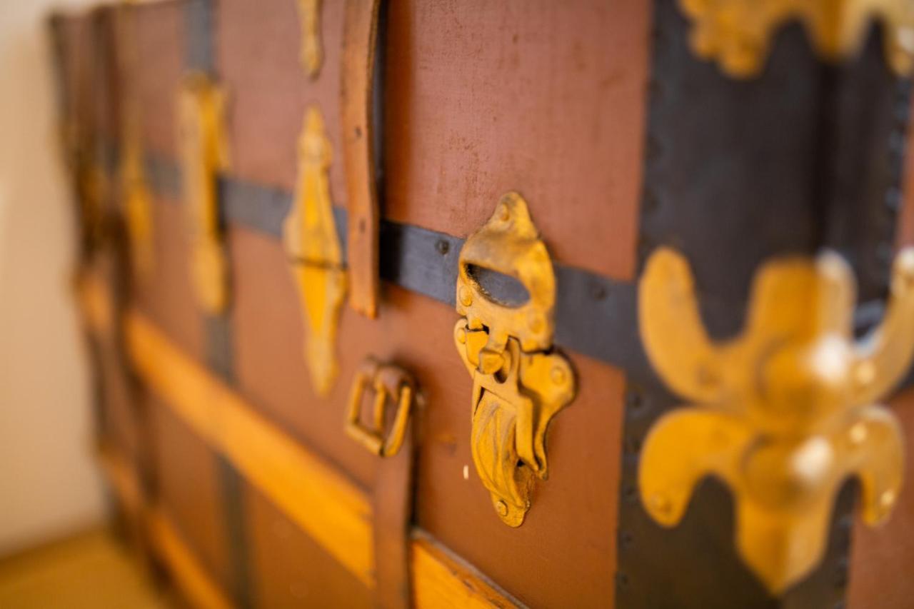 Antique Central Komiza House Nona Nika エクステリア 写真